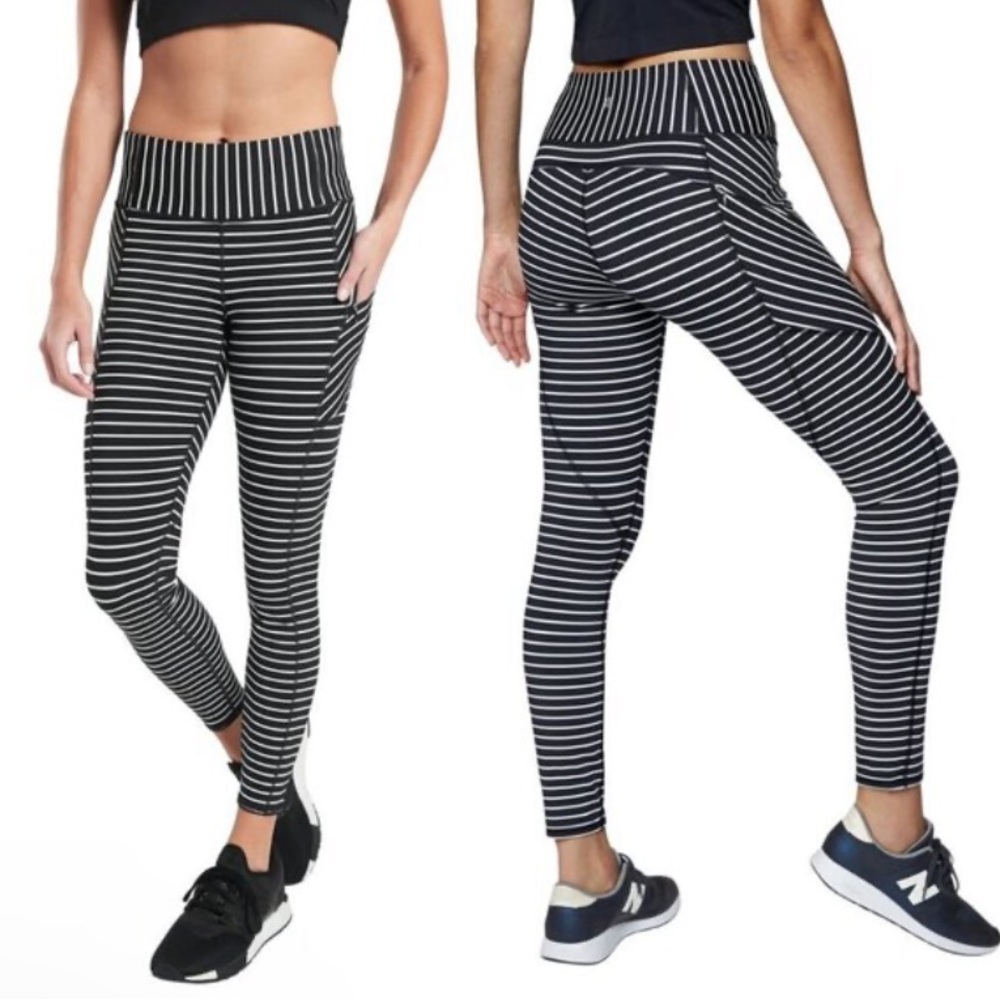 Athleta Contender 7/8 leggings-Navy and white-size S